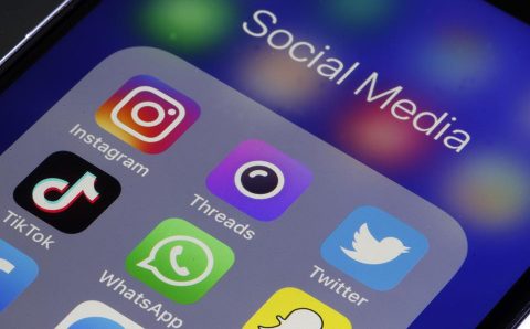 Know about the various options that are available in social media